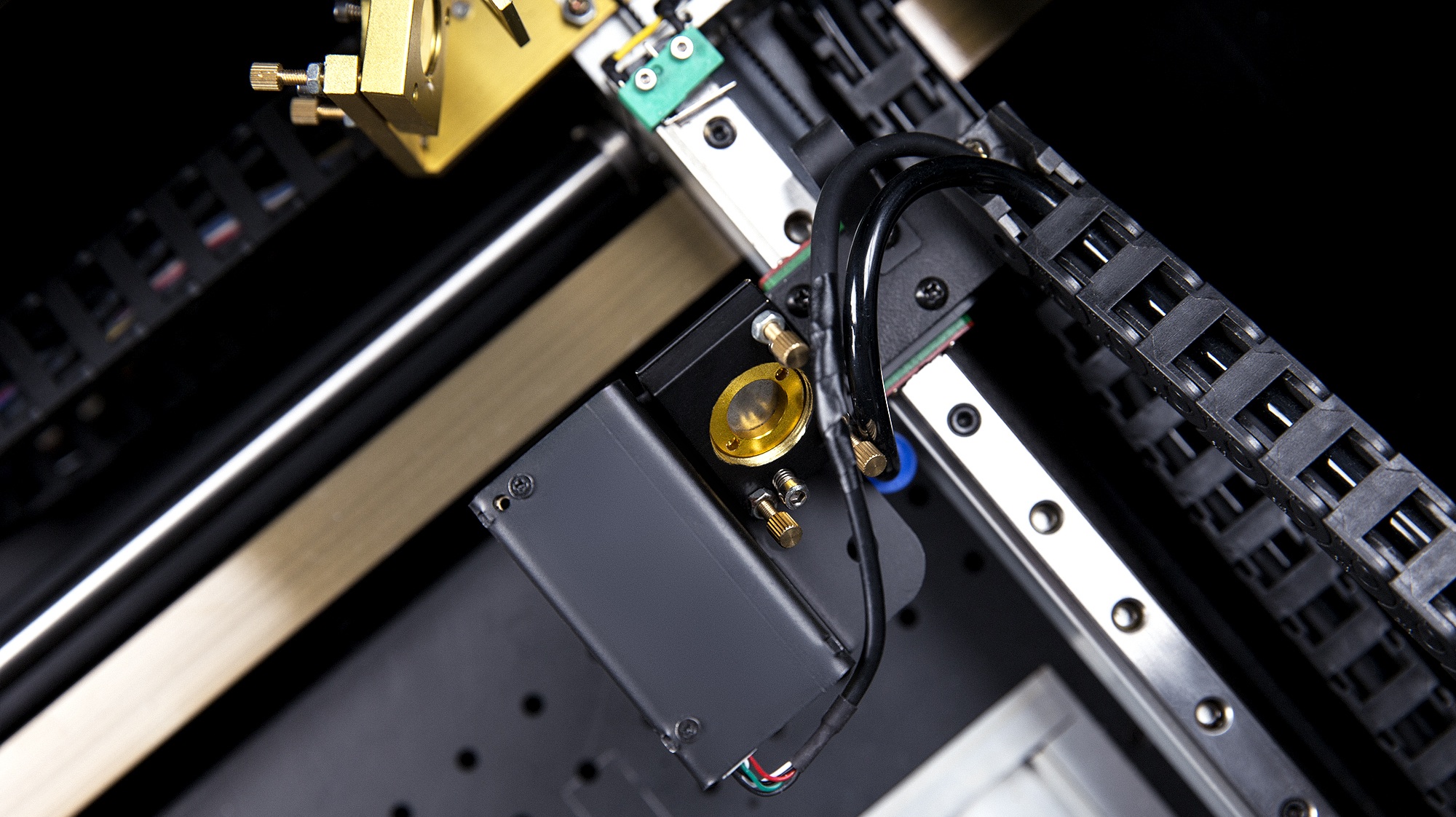 FLUX Beambox 40W CO2 desktop laser cutter and engraver