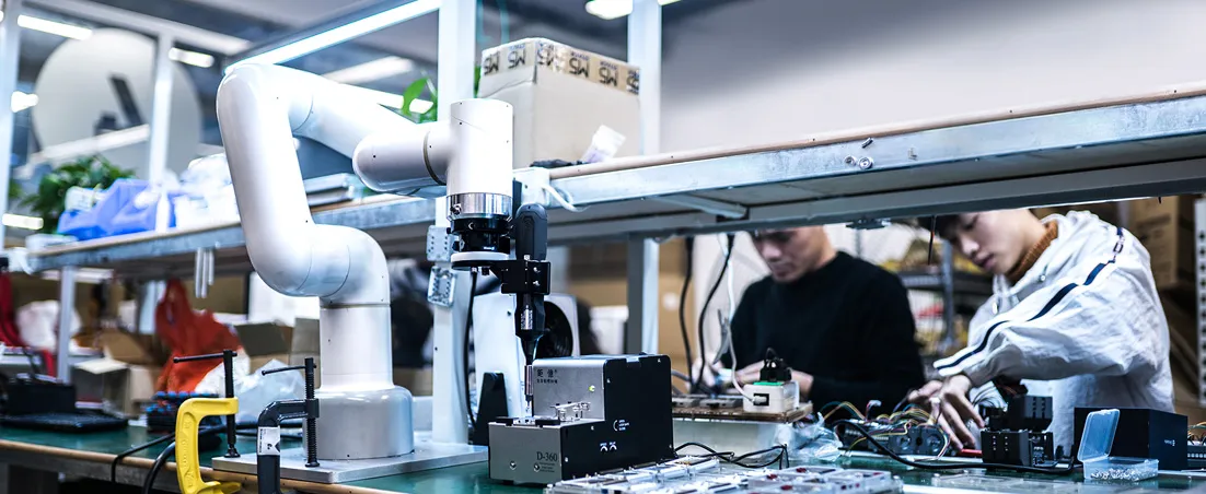 Collaborative robot safety features